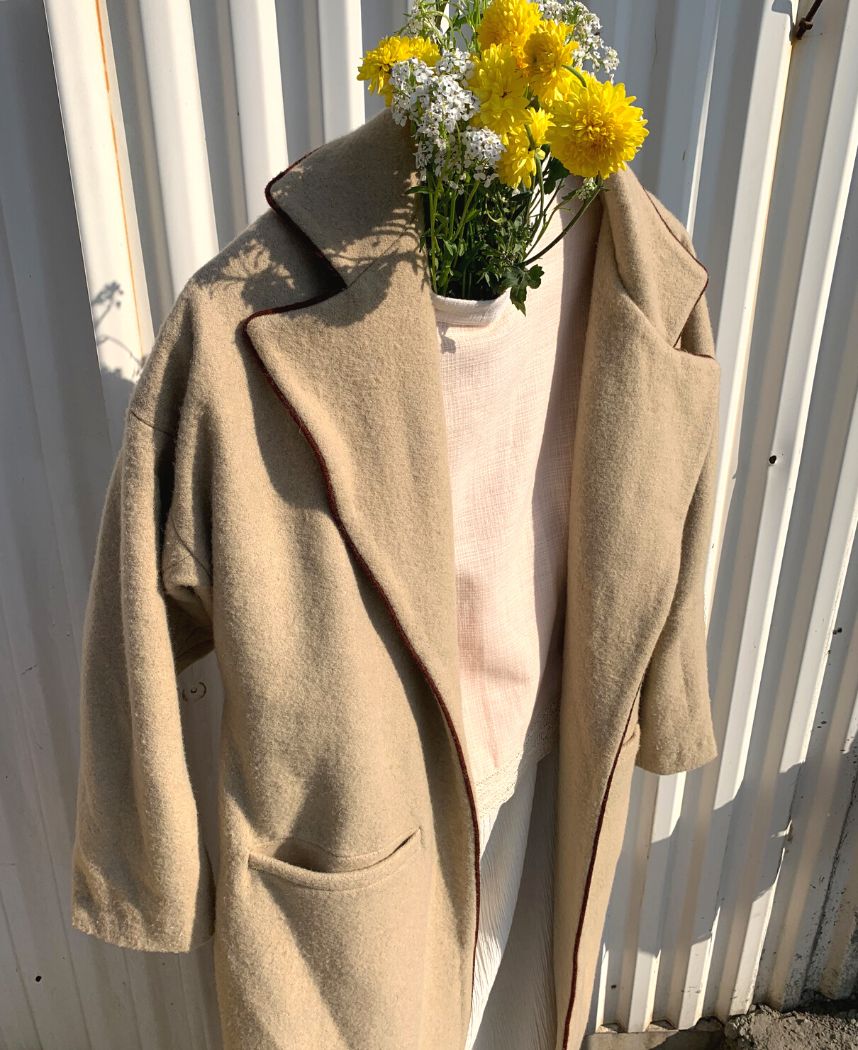 Beige_Overcoat_B.jpg