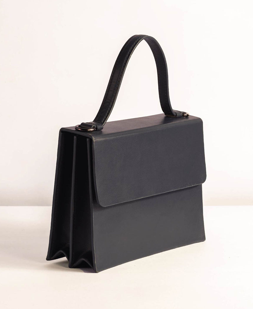 Carrie Baguette Bag Glossy Black | JOSEPH AND STACEY
