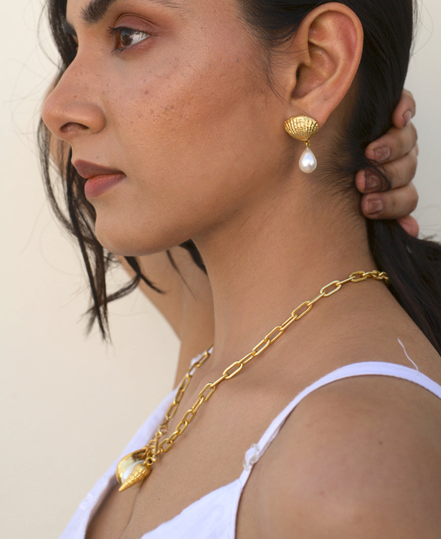 Verdant Gold Women Coral & Pearl Earring