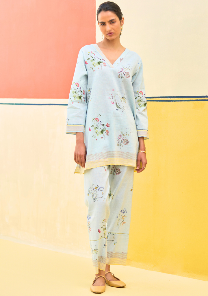 Raha-Floral-Kurta-Blue-A_b45fcad2-0e7a-4347-a1f2-425824357d8d.png